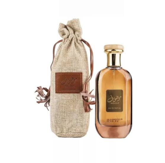 عطر موصوف بني